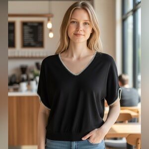 AAEDA ladies, black V-neck lightweight sweater, large excellent condition